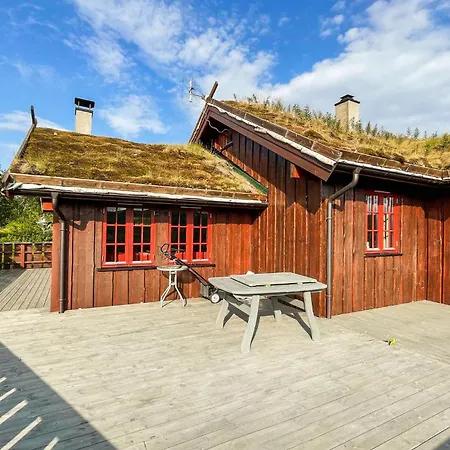 4 Bedroom Cozy In Reinli