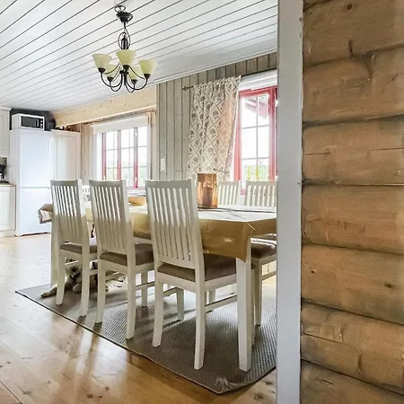 Casa de Férias Cozy Home In Reinli With Sauna