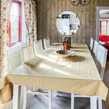 4 Bedroom Cozy In Reinli