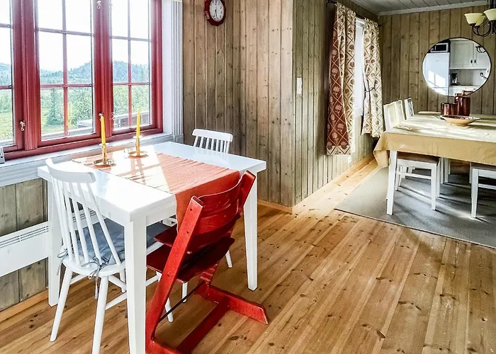 4 Bedroom Cozy In Reinli