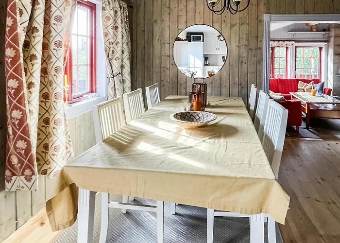 4 Bedroom Cozy In Reinli