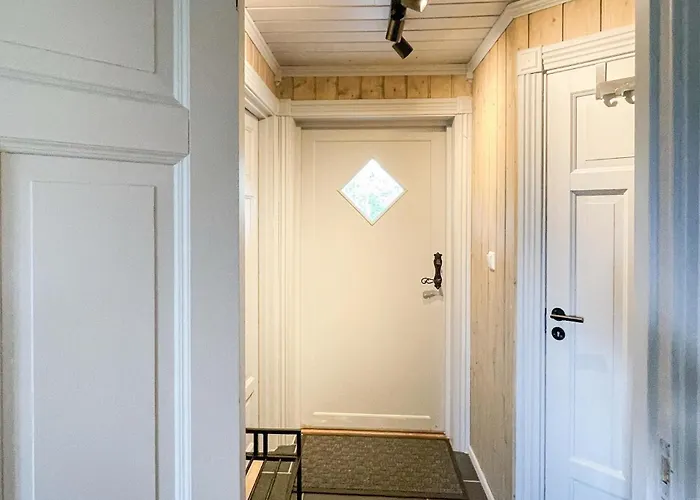 4 Bedroom Cozy In