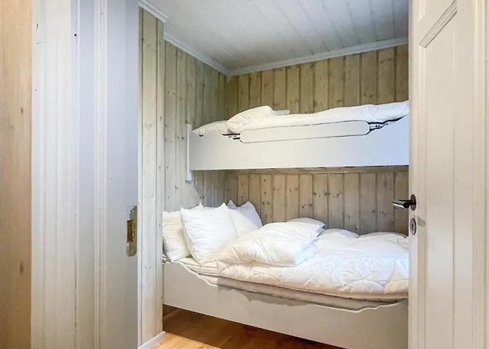 4 Bedroom Cozy In Casa de Férias *