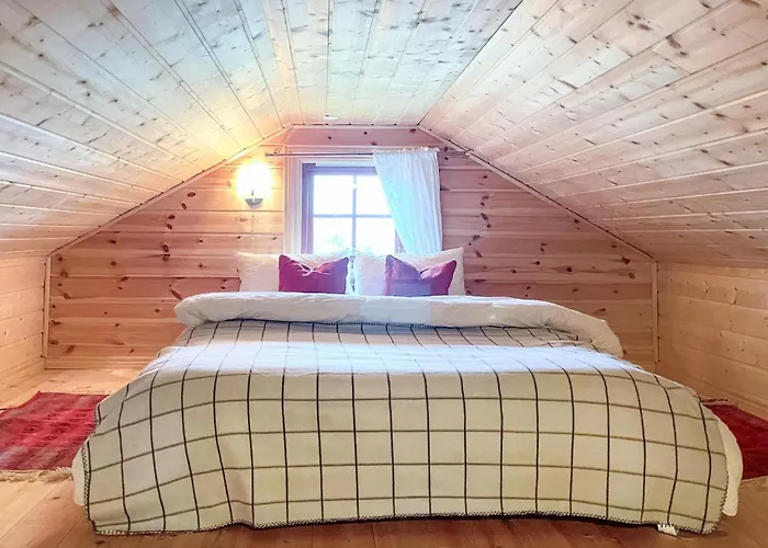 4 Bedroom Cozy In Casa de Férias Reinli